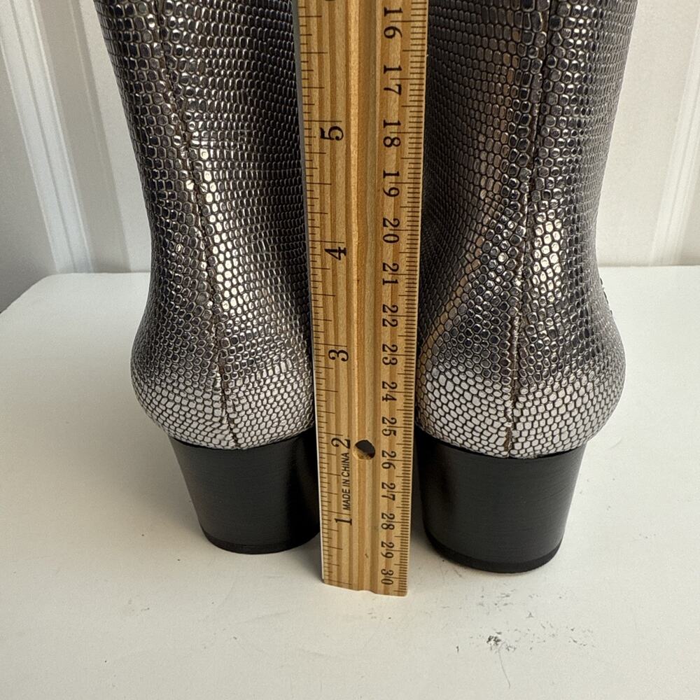 Calvin Klein Womens Narice Varnished Lizard Silver Pointed Toe Booties 5.5 M NWB - Picture 3 of 9